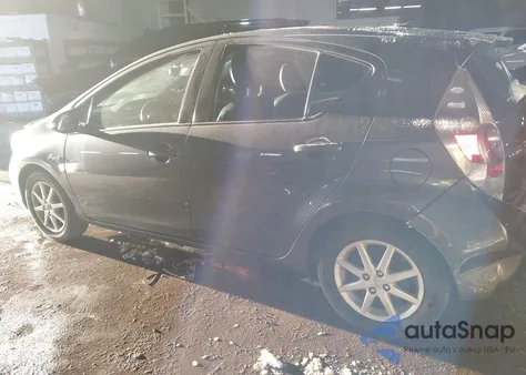 2013 Toyota Prius C Four from USA, damaged, VIN JTDKDTB35D1039155